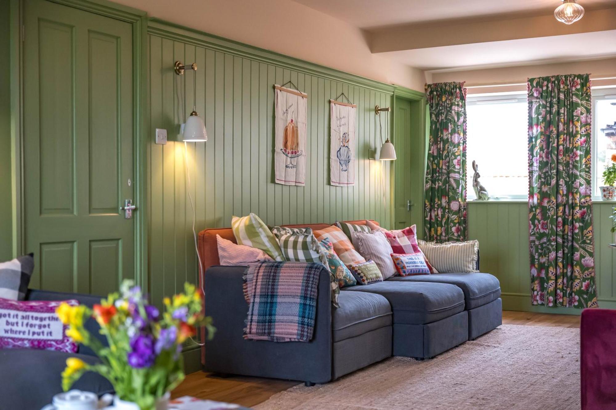 Large Country Cottage, Sleeps 8 - Spa Facilities, Garden Bar, Catering Services, Free Parking, Nature Reserve, Hen Parties 스컨소프 외부 사진