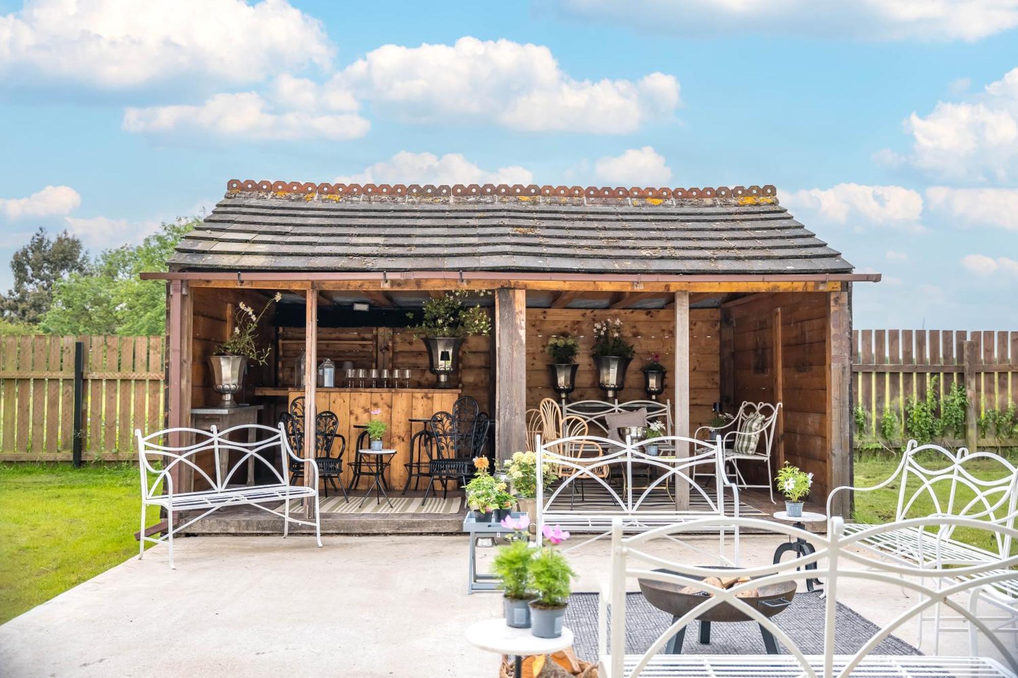 Large Country Cottage, Sleeps 8 - Spa Facilities, Garden Bar, Catering Services, Free Parking, Nature Reserve, Hen Parties 스컨소프 외부 사진