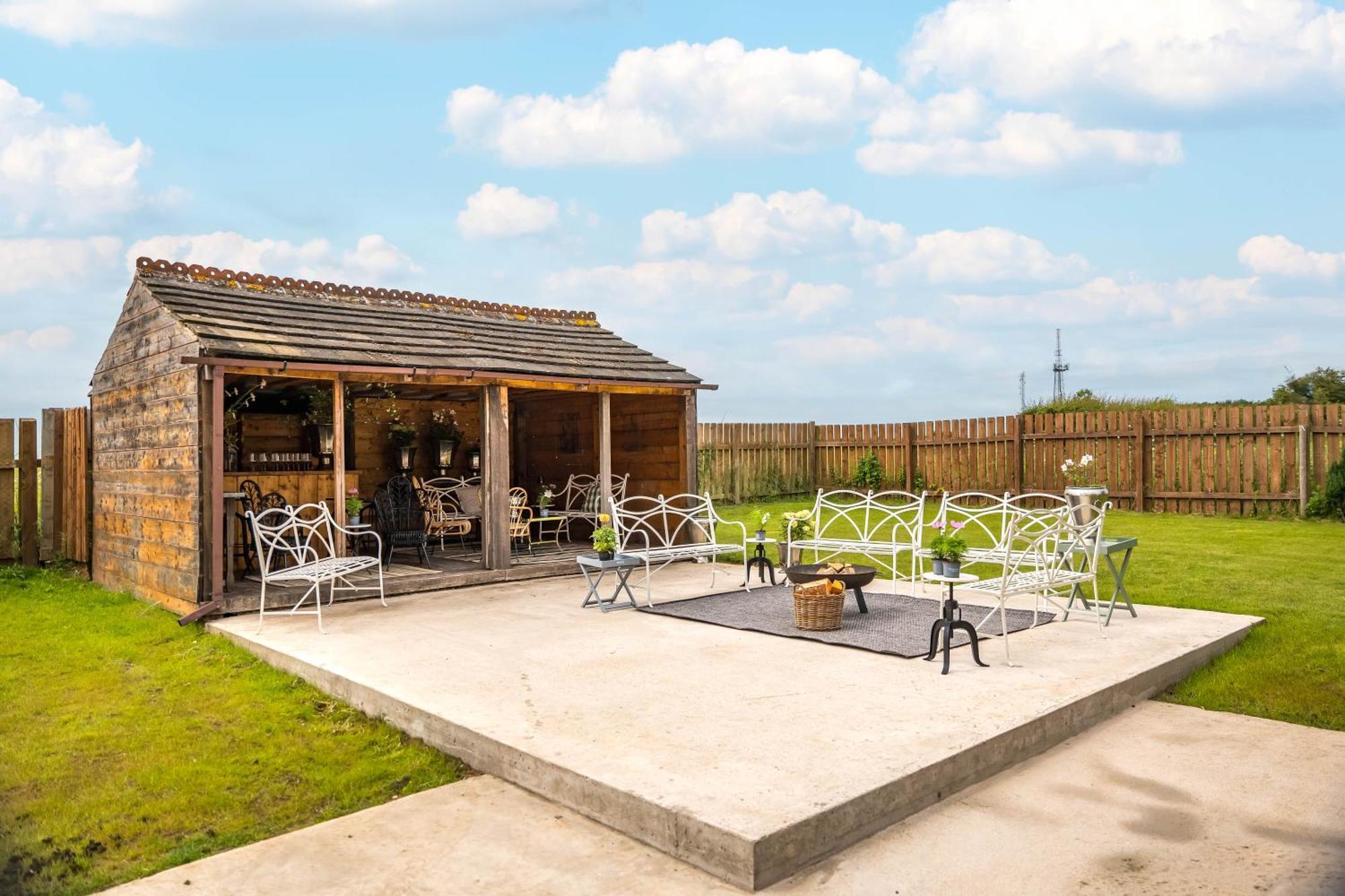 Large Country Cottage, Sleeps 8 - Spa Facilities, Garden Bar, Catering Services, Free Parking, Nature Reserve, Hen Parties 스컨소프 외부 사진