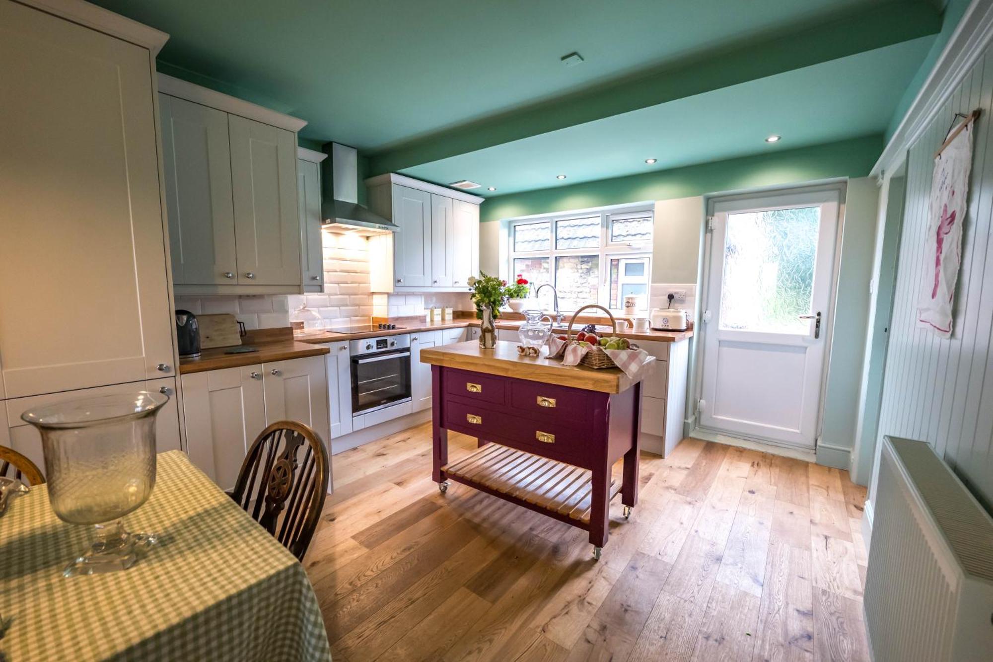 Large Country Cottage, Sleeps 8 - Spa Facilities, Garden Bar, Catering Services, Free Parking, Nature Reserve, Hen Parties 스컨소프 외부 사진
